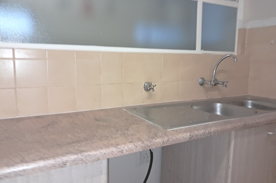 To Let 2 Bedroom Property for Rent in Milnerton Central Western Cape